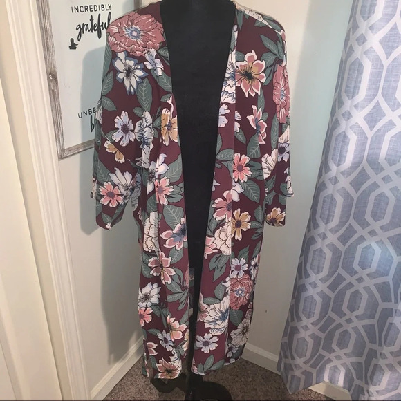 Floral Boho Kimono cardigan- Burgundy with floral print - Picture 1 of 10